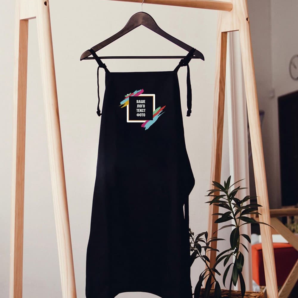 Вишивка на фартусі чорному