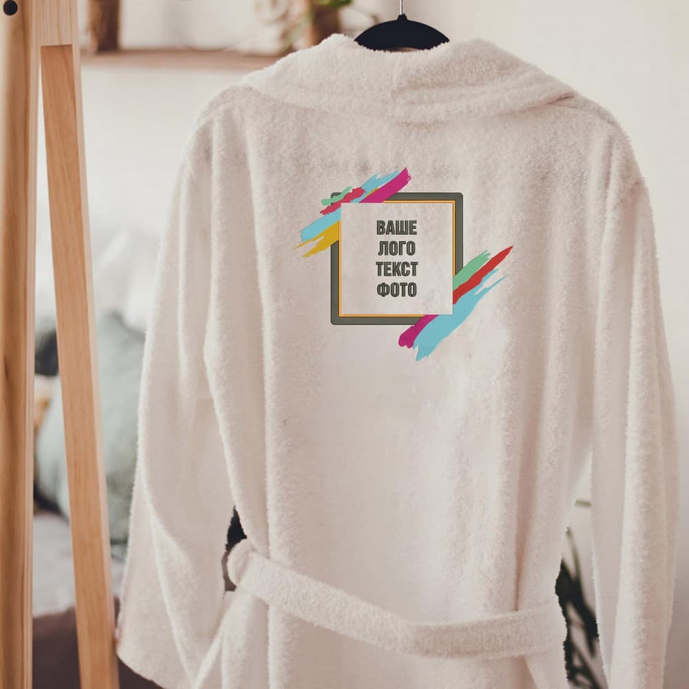 Вишивка на халаті